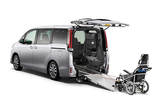 Xi（2WD）車いす仕様車（タイプ?）“サードシート付”　タイプ（サードシート付／サードシート無）
