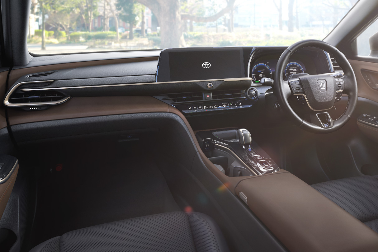 crowncrossover_top_img07