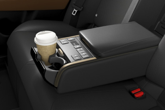 crowncrossover_feature_img22