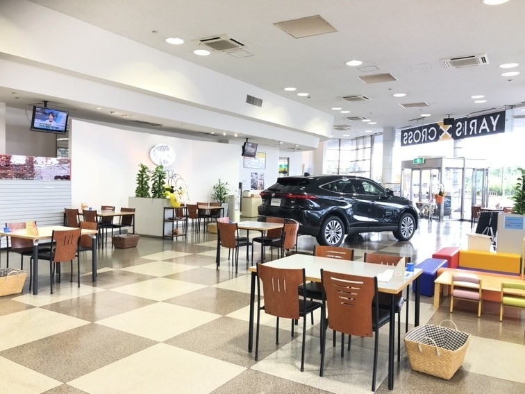 駒生店内装2