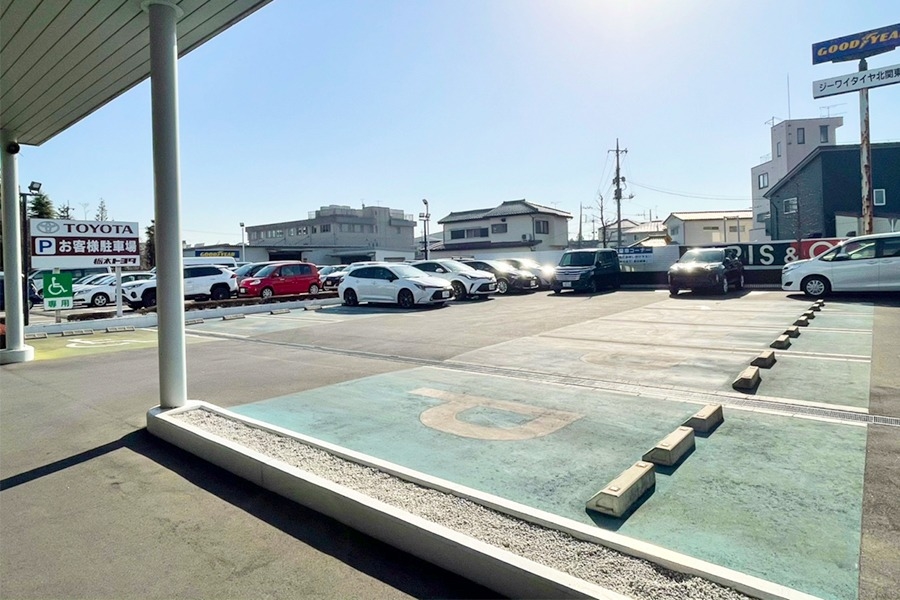 泉が丘店 駐車場