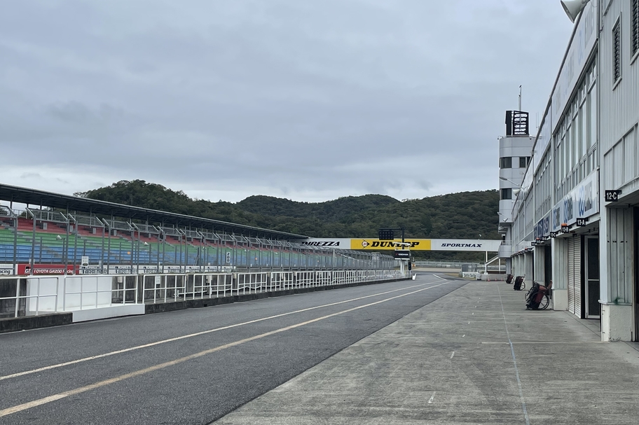 岡国