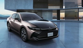 CROSSOVER G（2.5Lハイブリッド車）