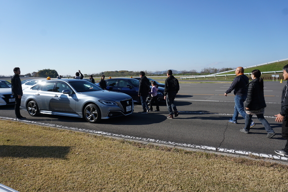 新型クラウン乗り比べ体感試乗会