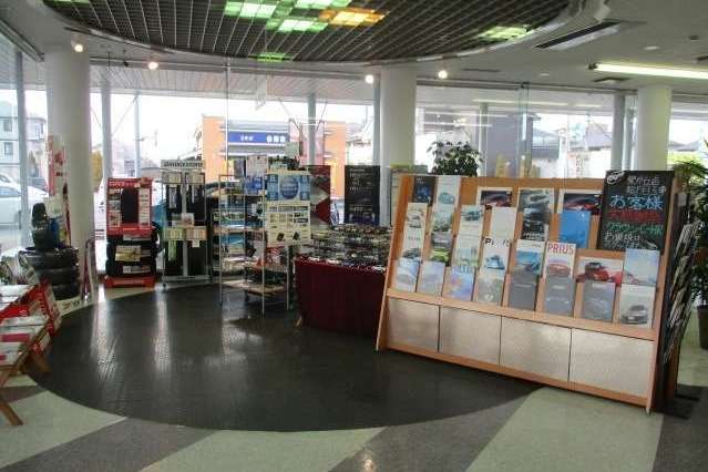 泉が丘店 内観