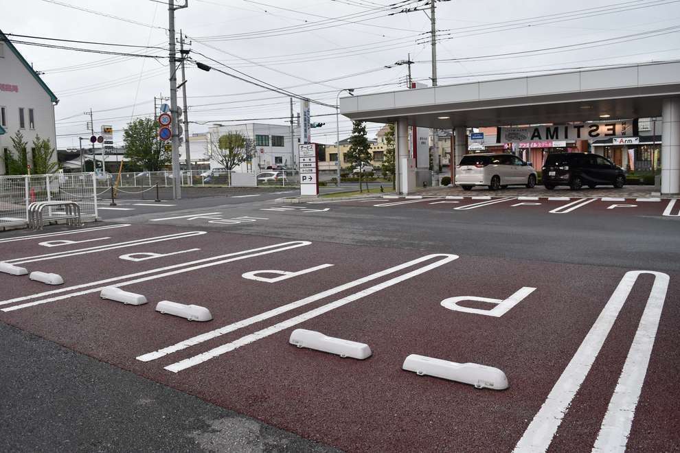岩曽店 駐車場