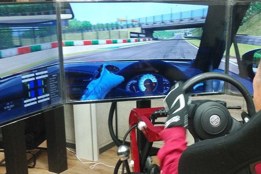 Vrドライビングシミュレーター 栃木トヨタ